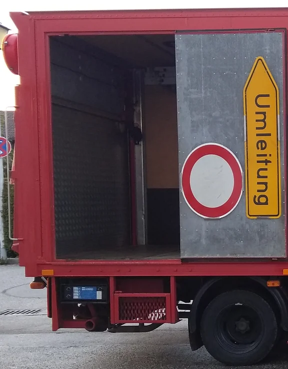 LKW LR re o.jpg